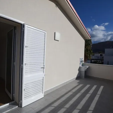 Casa Emaggi * Carini